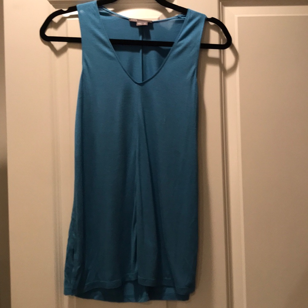 Vince XXS blue sleeveless top with side slits